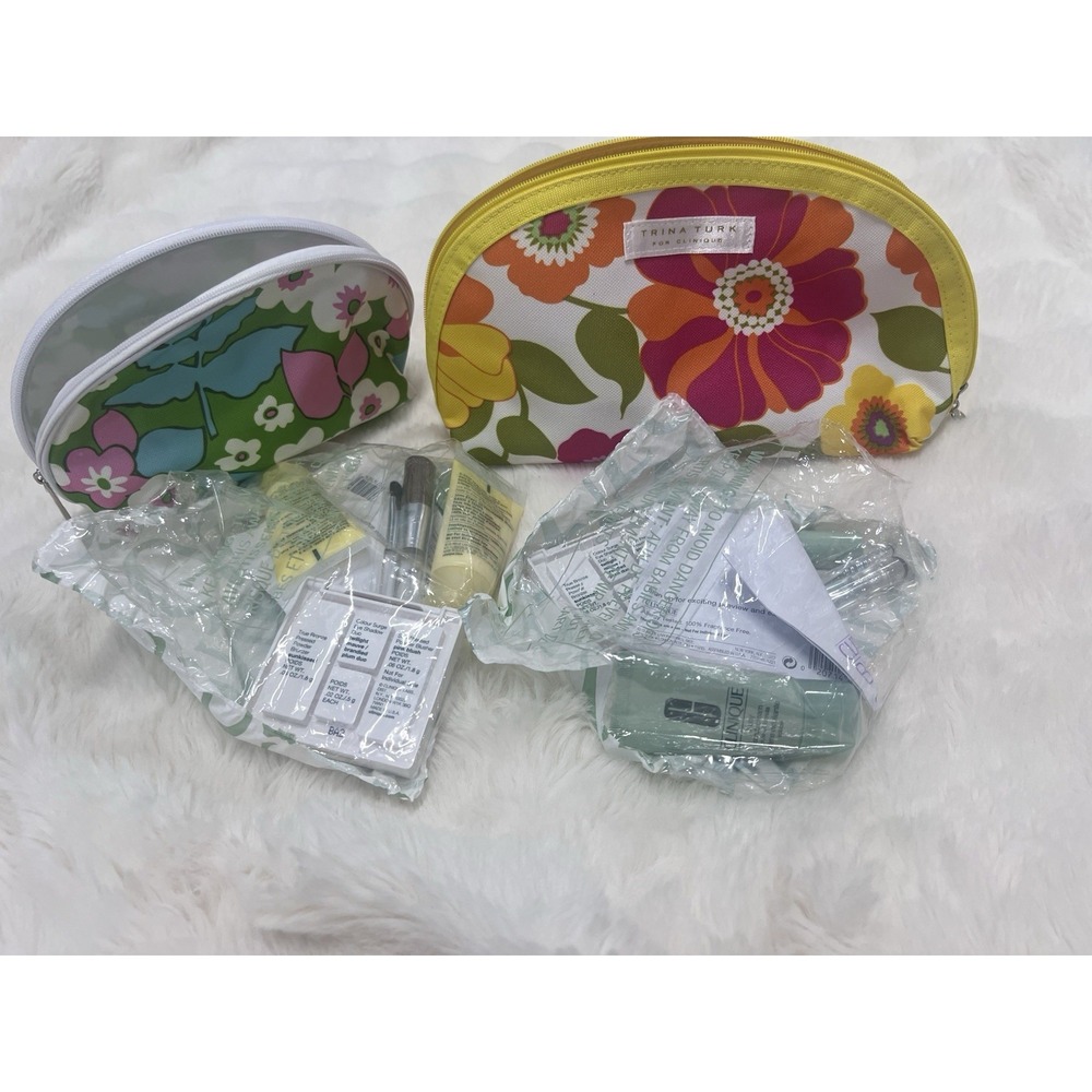 Clinique Trina Turk Pouch Hand Purse Multicolor Floral Make Up Full Zip